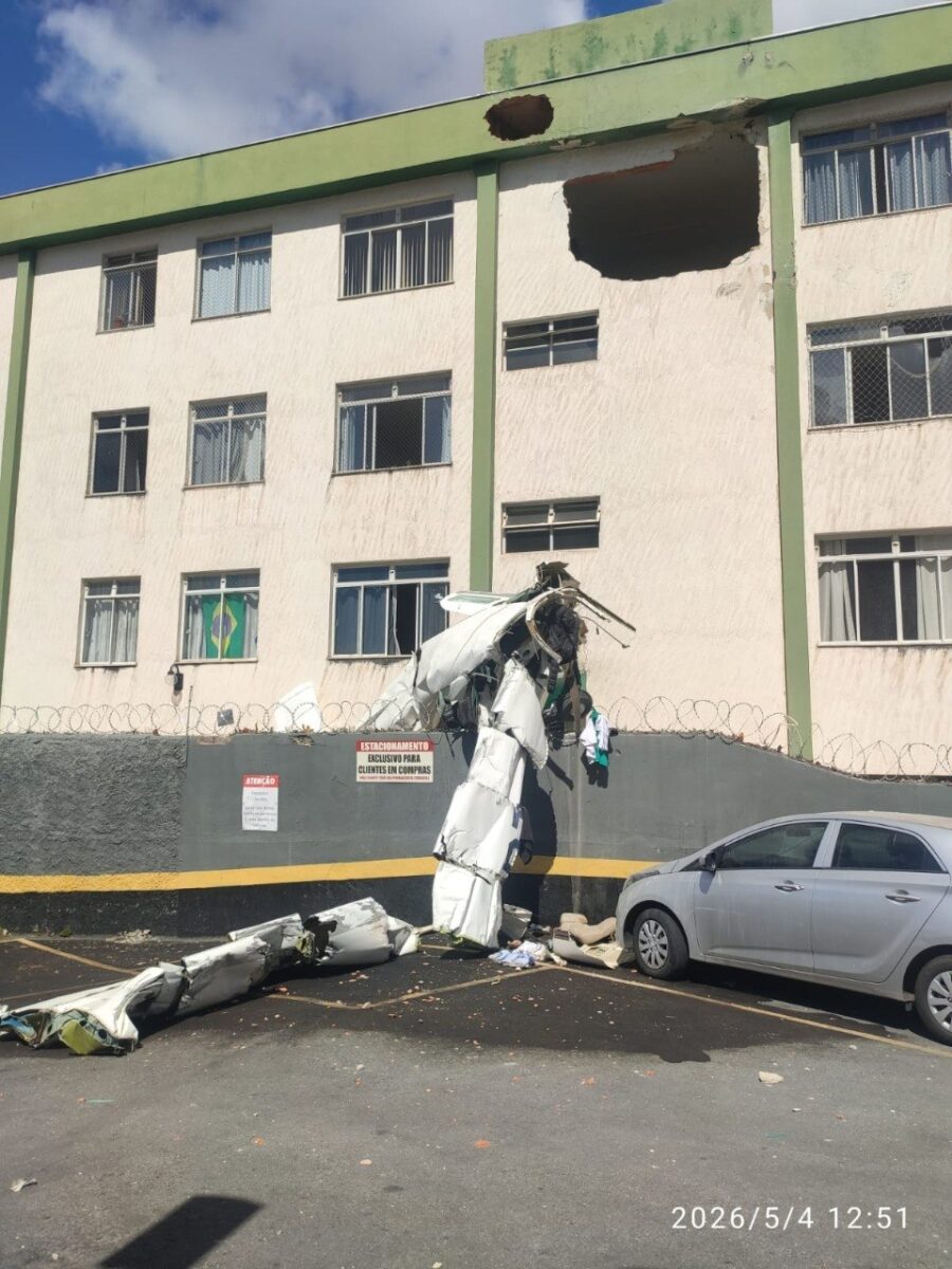 Prédio atingido por avião no bairro Silveira segue isolado
