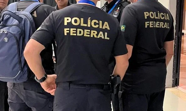 Polícia Federal faz operação contra emissão de diplomas falsos