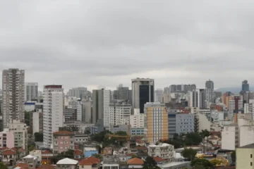 Lula é desaprovado por 56,3% e aprovado por 33,1% no Estado de São Paulo, segundo pesquisa Vox Brasil