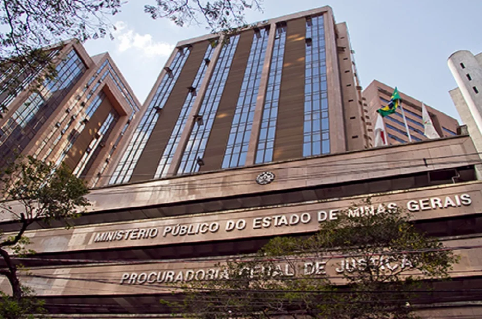 Homem vira réu por tentar matar pai e filho dentro de oficina em BH