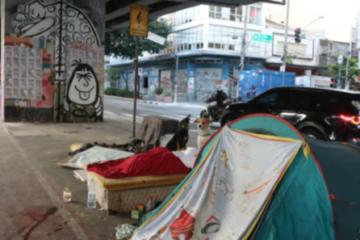 Lei em BH prevê retirada de obstáculos de calçadas e vias públicas