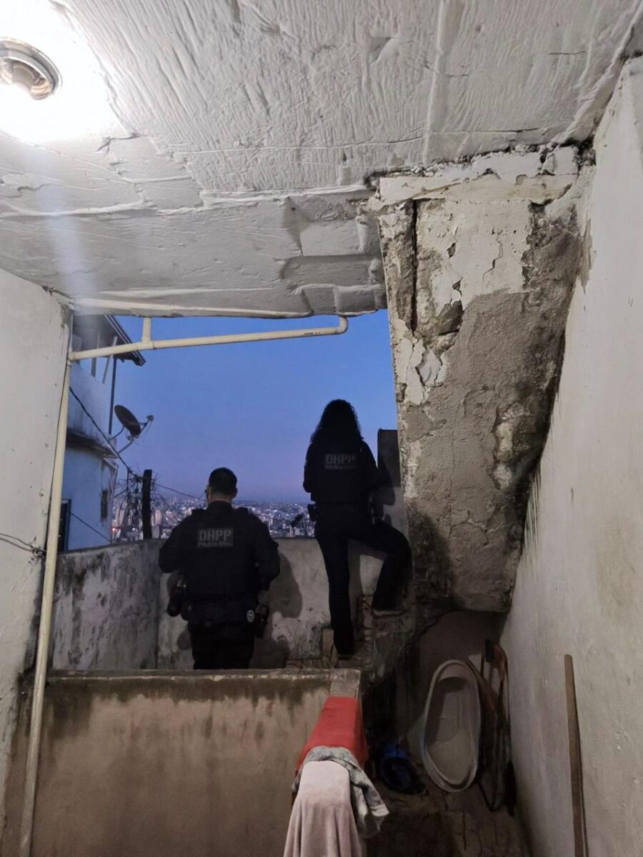 Operação Cerco Fechado cumpre 18 mandados contra facções no Aglomerado da Serra