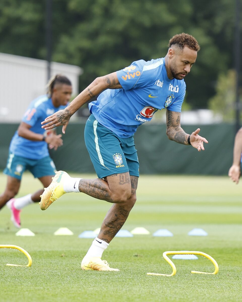 Brasil: Neymar treina sem restrições com o grupo pelo segundo dia seguido