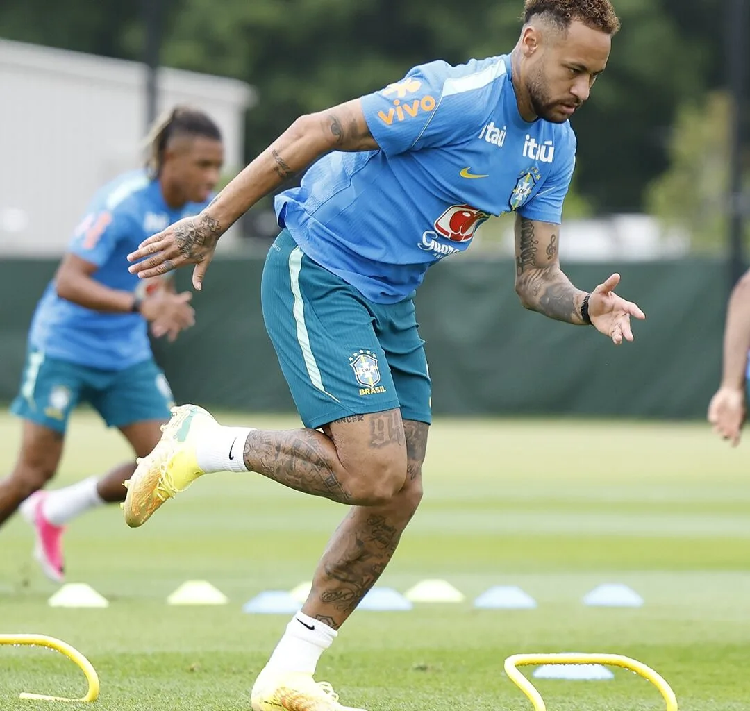 Brasil: Neymar treina sem restrições com o grupo pelo segundo dia seguido