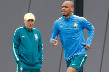 Com dúvida na direita, Brasil encerra preparação para encarar a Escócia pela Copa do Mundo