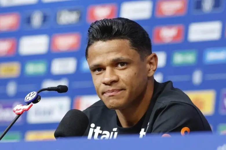 Seleção Brasileira: Aposta de Ancelotti, Douglas Santos explica apoio tático a Vini Jr.