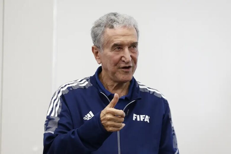 Técnico do tetra, Carlos Alberto Parreira é internado no Rio de Janeiro