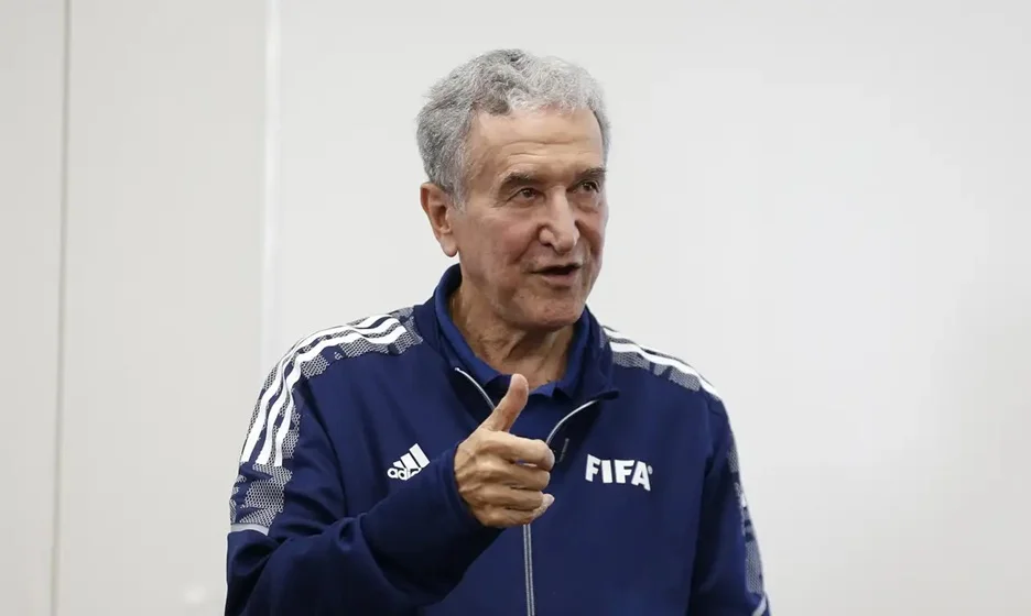 Técnico do tetra, Carlos Alberto Parreira é internado no Rio de Janeiro