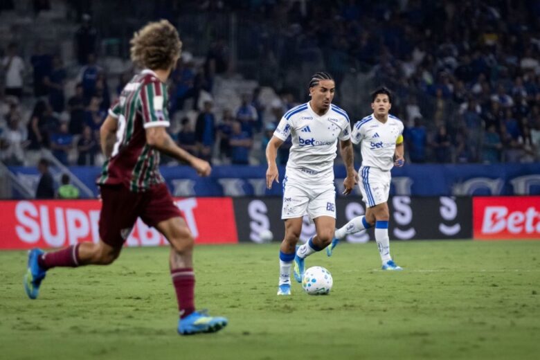 Cruzeiro empata com o Fluminense no Mineirão e fecha primeiro semestre em 11º lugar no Brasileirão