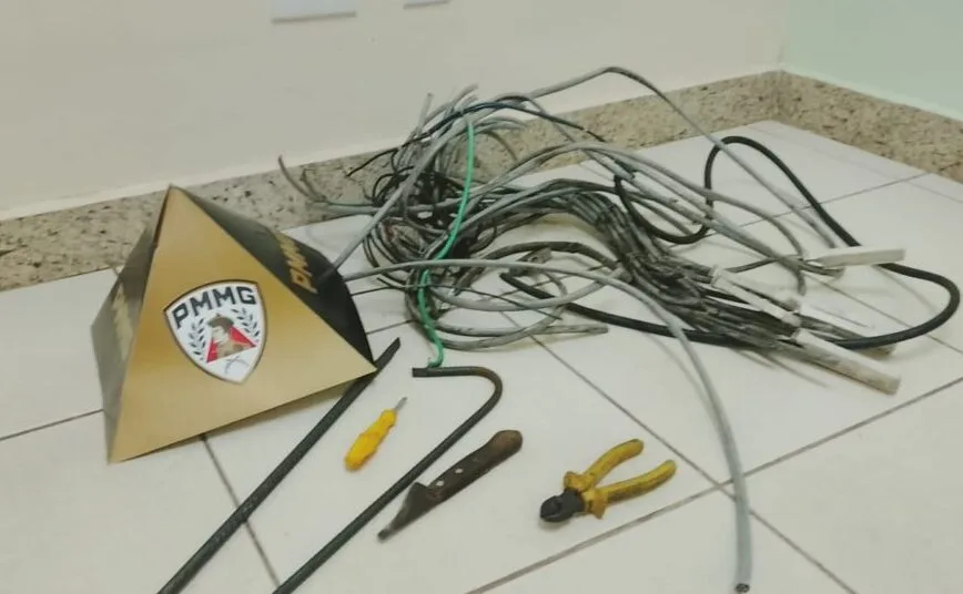 Homem é preso em flagrante por furto de cabos de operadora de telefonia em Itabira