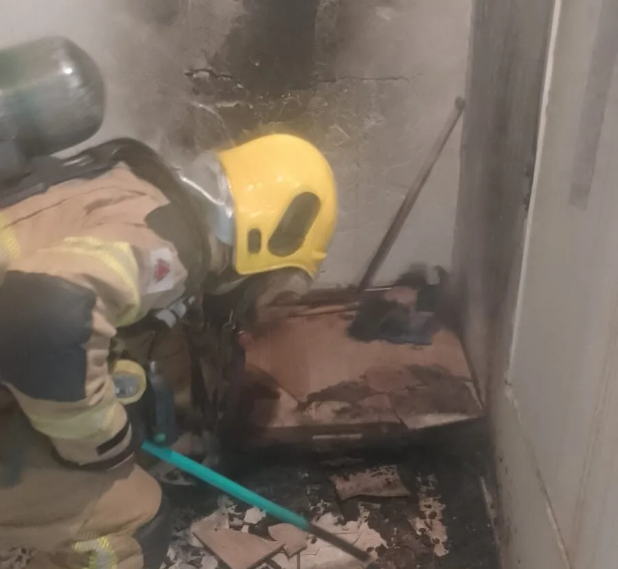 Princípio de incêndio atinge loja no Centro de Itabira e mobiliza Corpo de Bombeiros