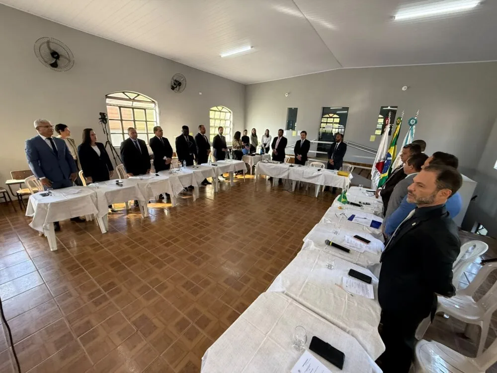Câmara de Itabira presta homenagem a Dona Rosinha com minuto de silêncio