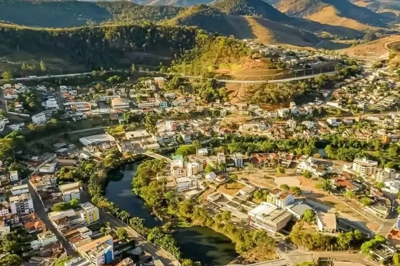MPMG cobra e obtém medidas para assegurar inclusão e proteção em ambiente escolar de Nova Era
