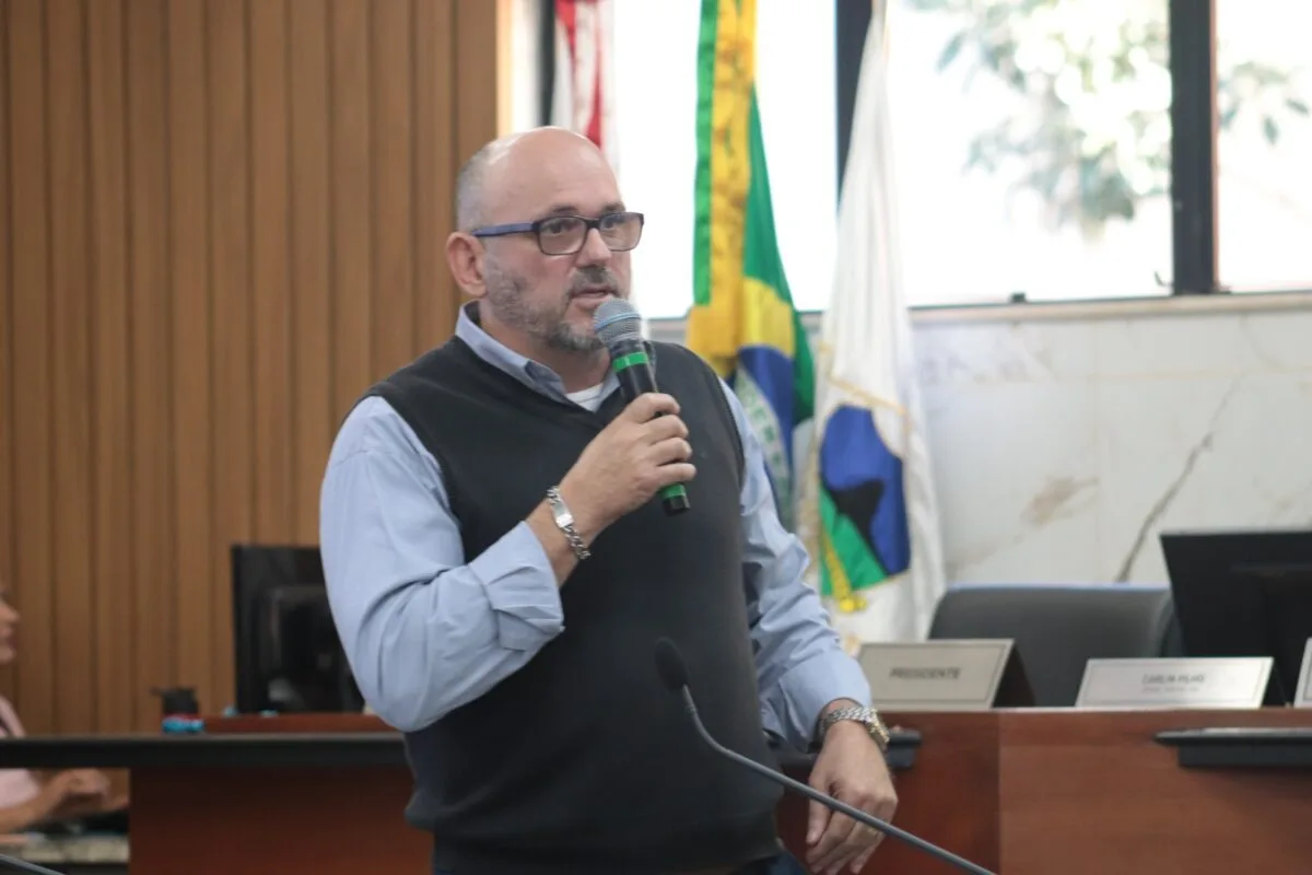 Presidente do SAAE explica demora em reparos e admite desafio para atender alta demanda em Itabira