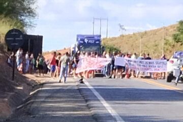 BR-381 é liberada após protesto em Baguari; concessionária negociou com manifestantes