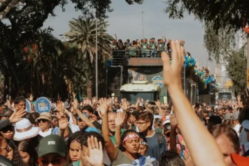 Marcha para Jesus mobiliza caravanas e reúne multidão nas ruas de São Paulo