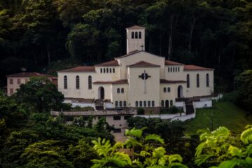 João Monlevade:  Prefeitura e Paróquia São  José Operário definem  obras da Gruta Nossa Senhora de Lourdes