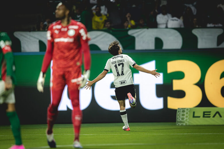 Atlético-MG vence Palmeiras fora de casa e ganha fôlego no Brasileirão