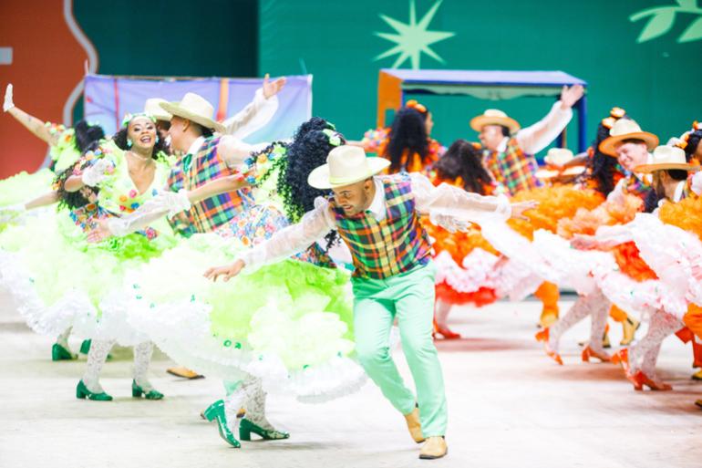 Arraial de Belô começa nesta sexta com 26 quadrilhas no Mineirinho Arraial de Belô começa nesta sexta com 26 quadrilhas no Mineirinho