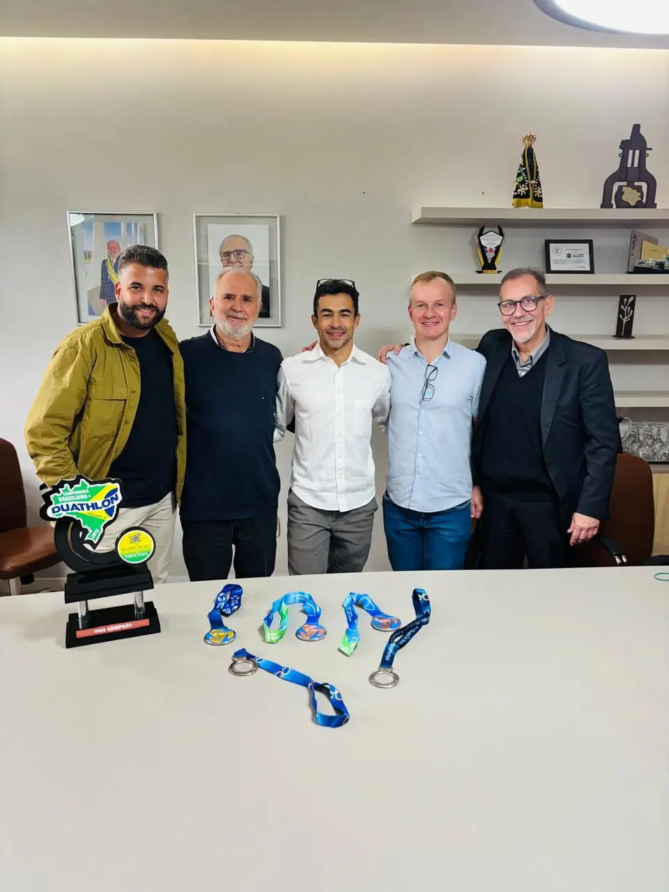 João Monlevade: Professor Talles Medeiros apresenta propostas para fortalecimento do duathlon durante visita ao prefeito