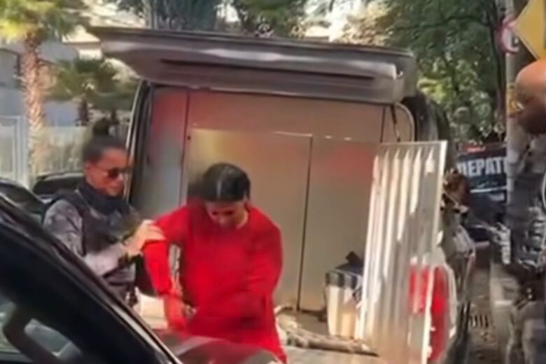 Diarista citou galinha ao falar dos golpes contra casal e alegou ouvir voz