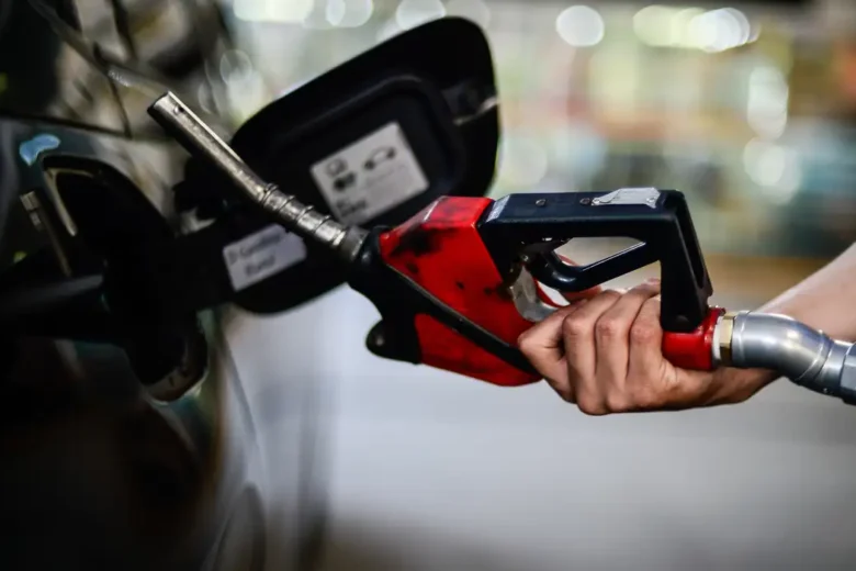 MPF aciona Justiça contra aumento de etanol na gasolina