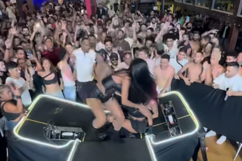 Palco cede durante show da cantora Pocah em Contagem
