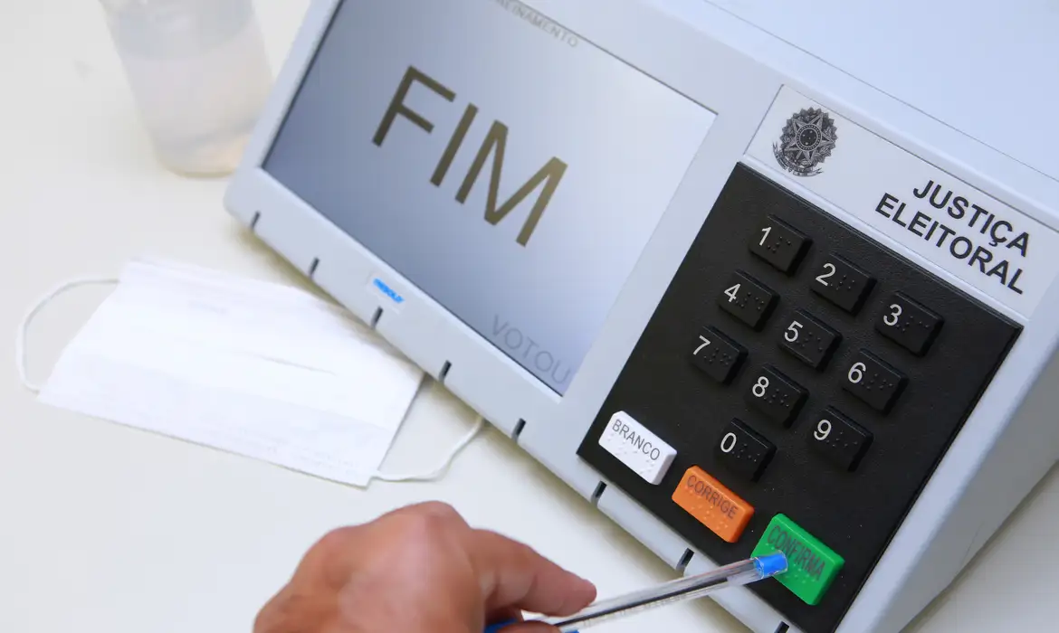 Pesquisa Genial/ Quaest : Cleitinho lidera em todos os   cenários de 1º e 2º turnos para o governo de Minas