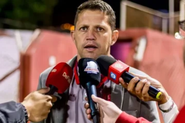 Paulinho Guará nega salários atrasados no Valério: “Totalmente inventado”