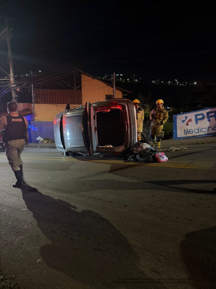 Acidente na Vila Piedade: motorista capota Fiat Pulse após atingir trilho de proteção