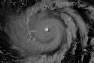 Imagem de satélite impressiona ao revelar força do Supertufão Bavi no Oceano Pacífico