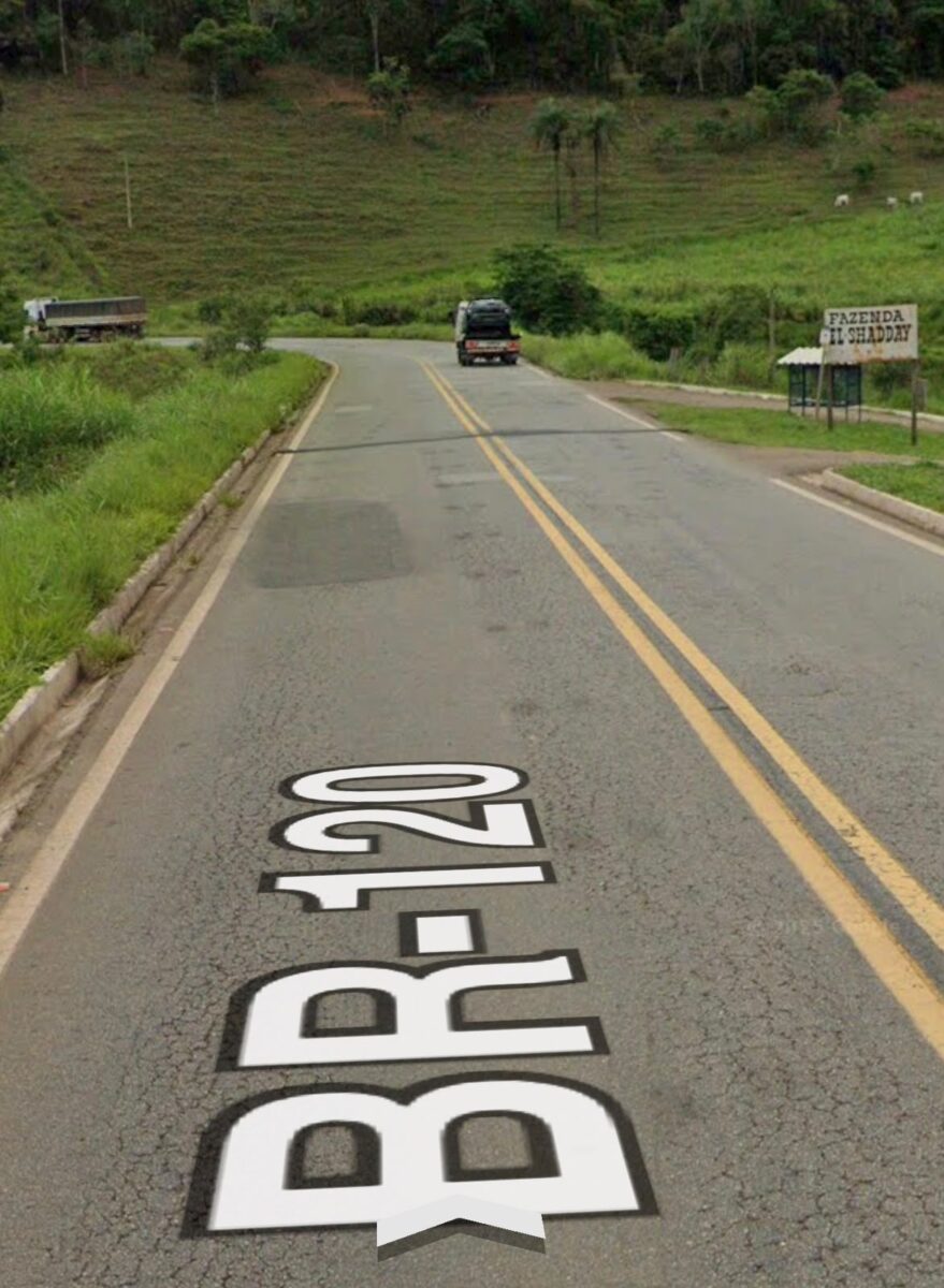 Motociclista bate em placa e despenca em barranco às margens da MGC-120 em Itabira