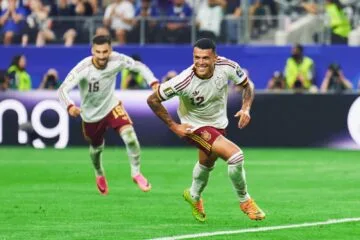 Com invencibilidade recorde, Espanha vai à final da Copa após 16 anos