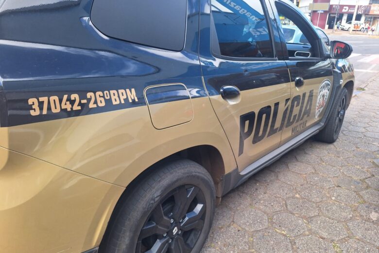 Homem é detido após tentar agredir adolescente e ser espancado por moradores em Santa Luzia