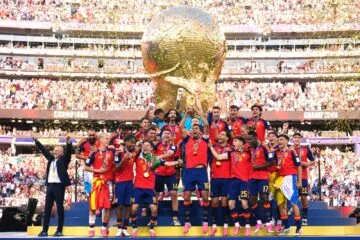 O futebol pune, mas também premia; o título mundial está em ótimas mãos