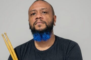 Músico realiza oficina de bateria e escuta rítmica no Festival de Inverno de Itabira; saiba como se inscrever