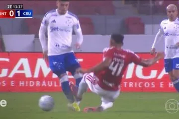 Zagueiro do Internacional é suspenso pelo STJD até que Gabriel Pec retorne aos treinamentos; audiência tem áudio fake