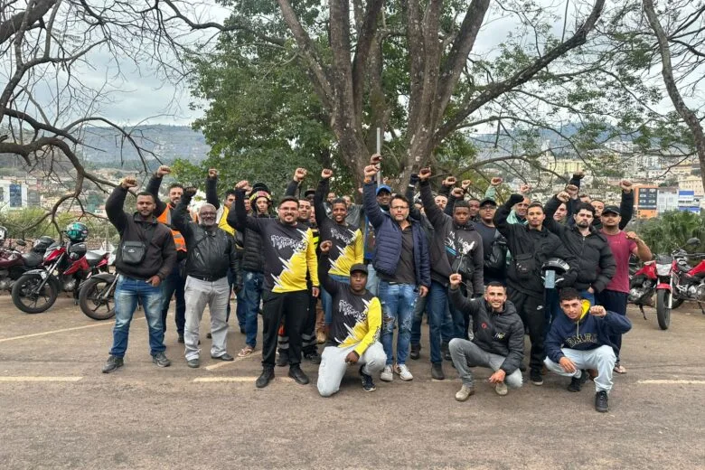 ”Breque dos app”: entregadores e motoristas de Itabira realizam manifestação durante paralisação nacional dos aplicativos