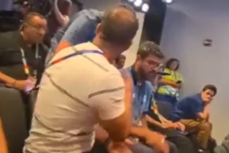 Coletiva com jogador marroquino tem confusão envolvendo repórter da Globo: “pedimos desculpas”