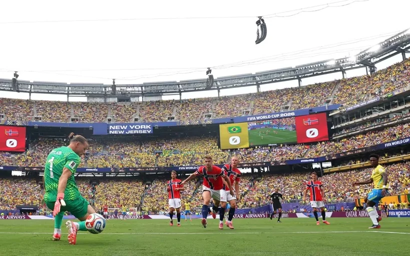 Após eliminação na Copa do Mundo, Vinícius Jr. mantém sonho do hexa e Marquinhos fala em tom de adeus