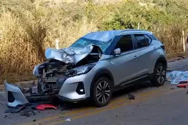 Colisão entre motocicleta e SUV deixa um morto na MGC-120, entre Ferros e Santa Maria de Itabira Colisão entre motocicleta e SUV deixa um morto na MGC-120, entre Ferros e Santa Maria de Itabira