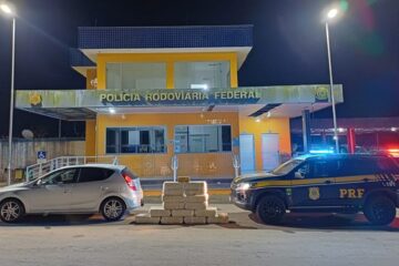 PRF apreende cerca de 300 quilos de maconha e prende casal na BR-381, em João Monlevade