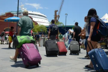 Turismo internacional no Brasil cresce acima da média e impulsiona economia, aponta relatório