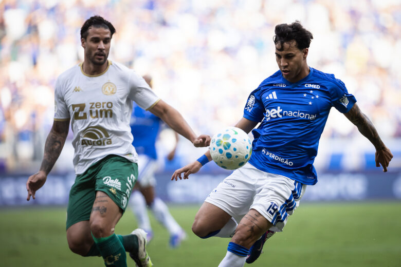 Cruzeiro e Chapecoense decidem vaga nas quartas de final da Copa do Brasil; Caraça FM transmite o duelo