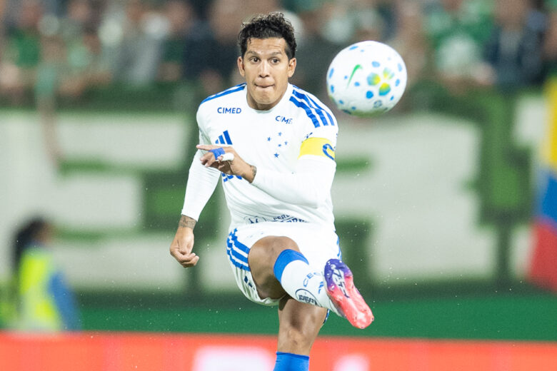 Cruzeiro e Chapecoense não saem do zero e definirão vaga nas quartas de final no Mineirão