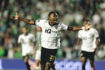 Atlético-MG aproveita falha bizarra no último lance e elimina o Juventude na Copa do Brasil