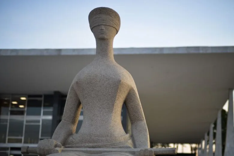 Idosa dada como morta será indenizada em R$ 15 mil pelo INSS Idosa dada como morta será indenizada em R$ 15 mil pelo INSS