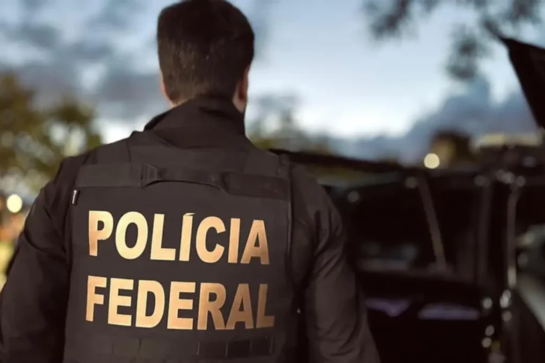 Polícia Federal pede abertura de 3º inquérito contra Lulinha Polícia Federal pede abertura de 3º inquérito contra Lulinha