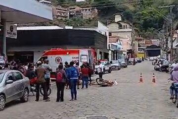 Motociclista perde controle durante abordagem policial e atropela idosa em Santa Maria de Itabira