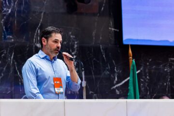 Avante oficializa a candidatura de Bernardo Mucida a deputado federal